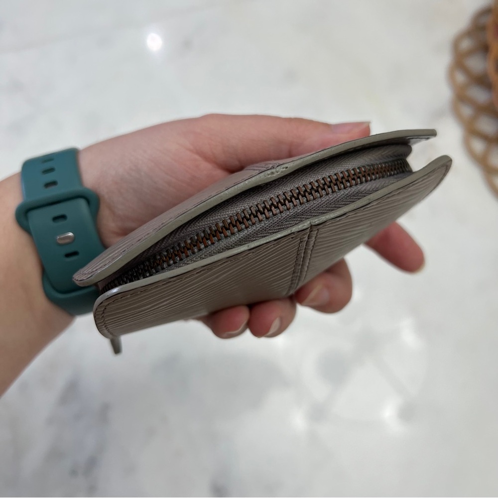 Louis Vuitton Lilac Epi Wallet | Chic Clamshell Design | Silvertone Hardware - Picture 6 of 16